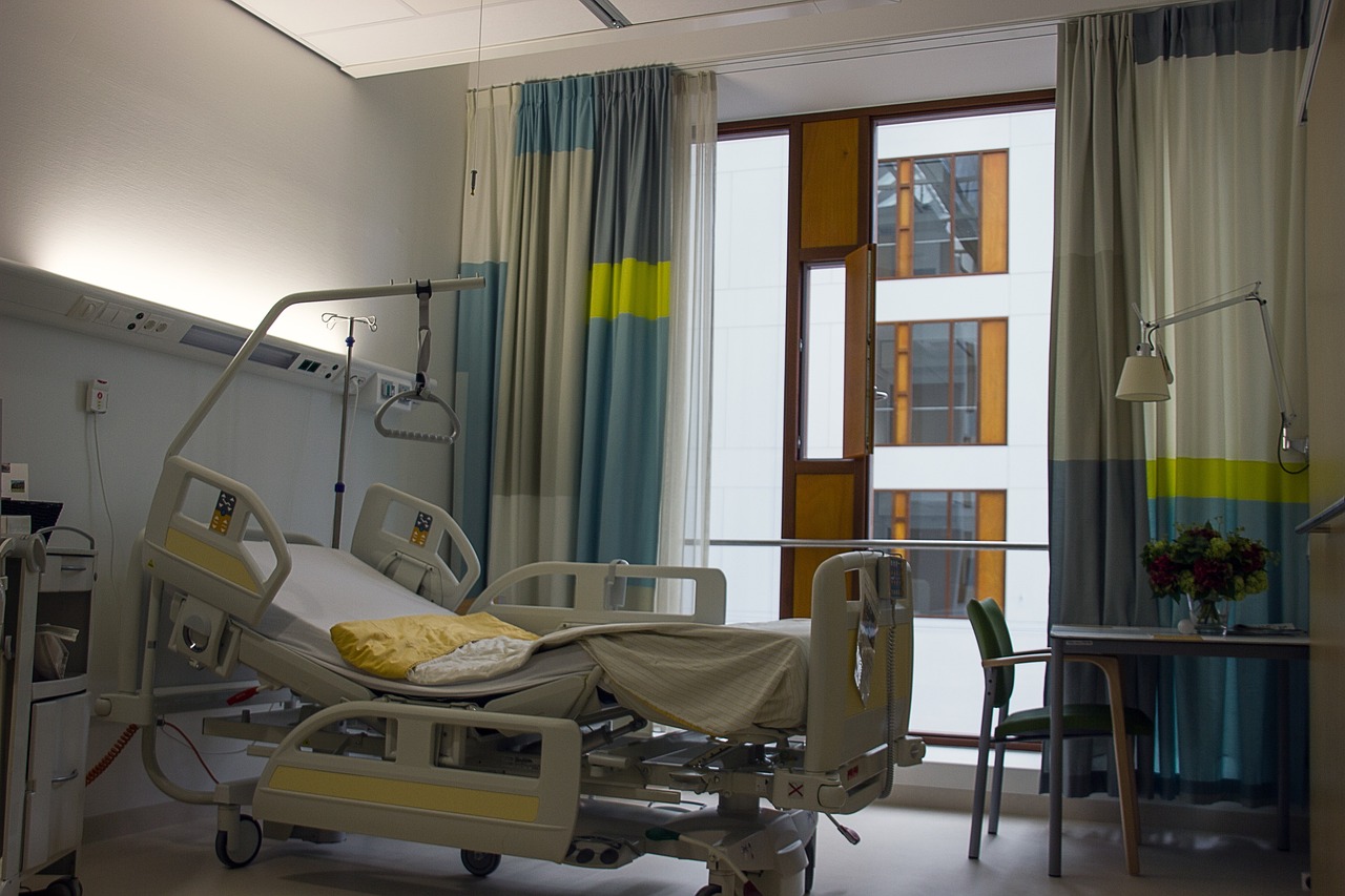 Krankenhäuser: Blick in Zimmer