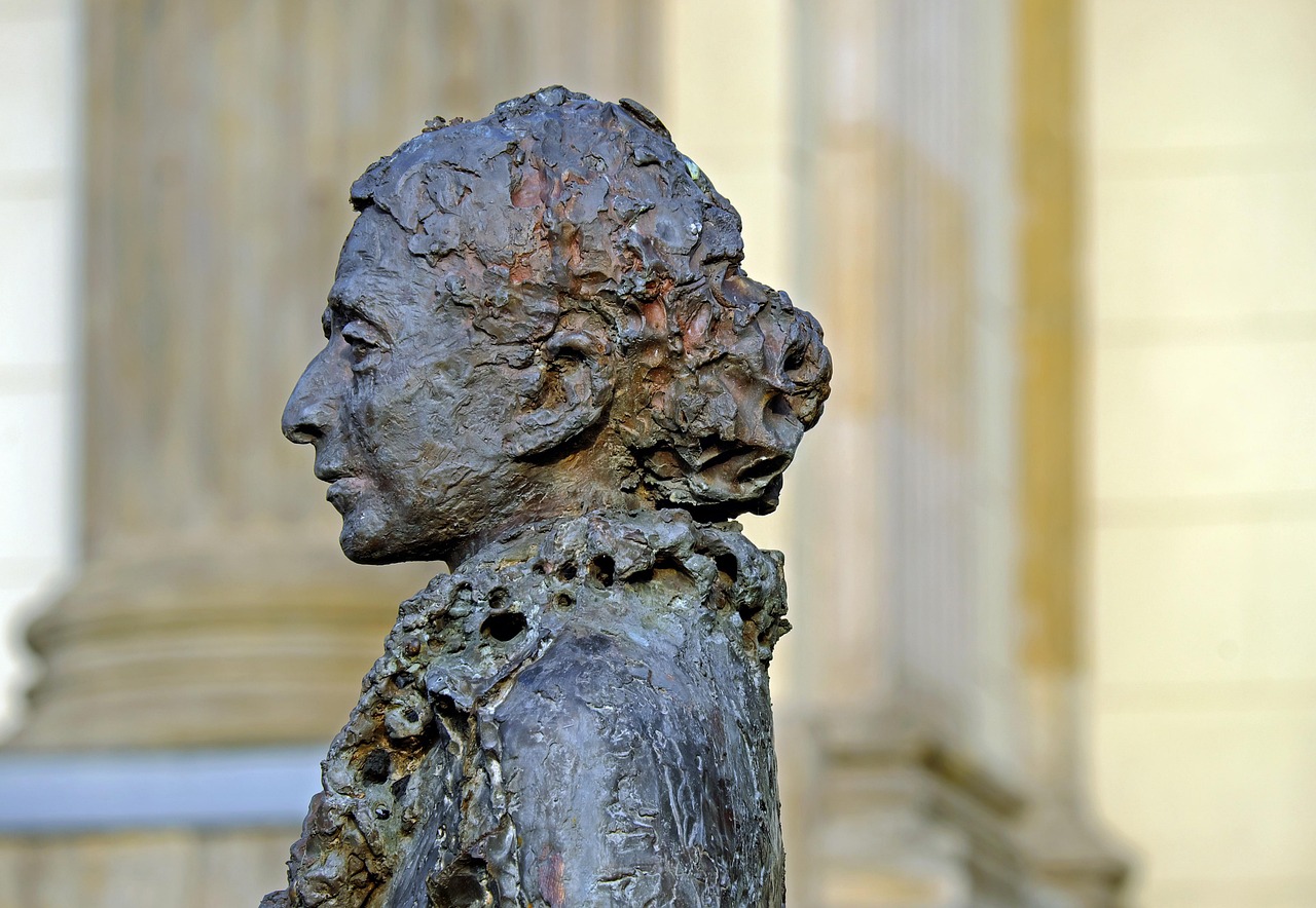 Lise-Meitner-Straße